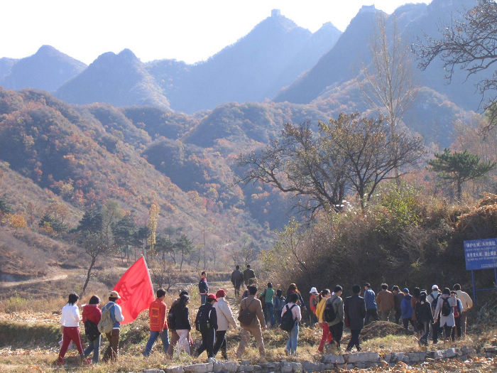 向山里进发