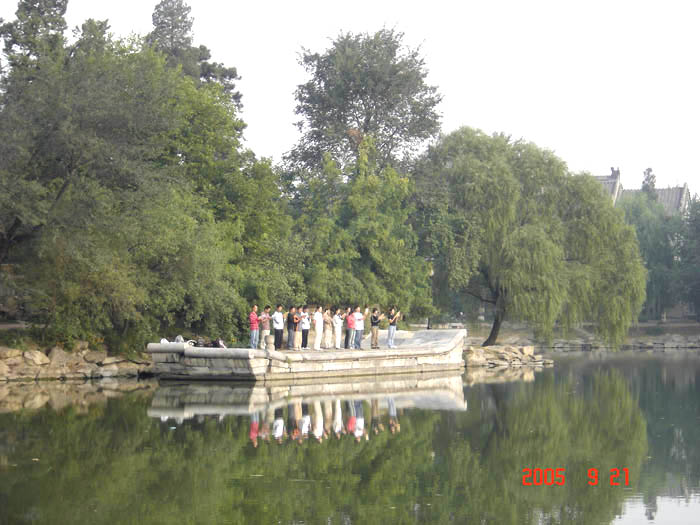 2008年未名湖晨读照片