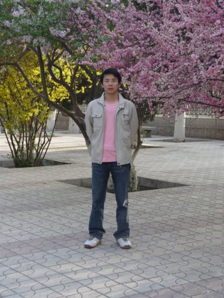 马振华“2008甘肃高校青年晨读”工作小组副组长、西北师范大学化工学院05级本科生。